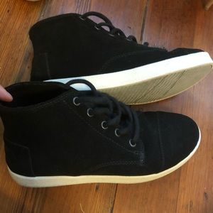 Like new TOMs women’s sneakers